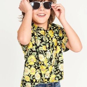 Old Navy Boys Sunflower Print Short Sleeve Button Up shirt SZ S 6-7